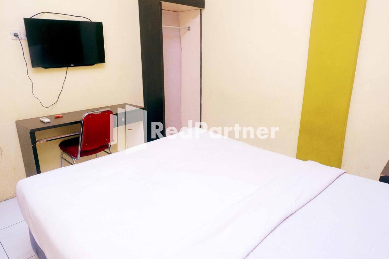 Hotel Permata Makassar Mitra Reddoorz Balangberu Kültér fotó