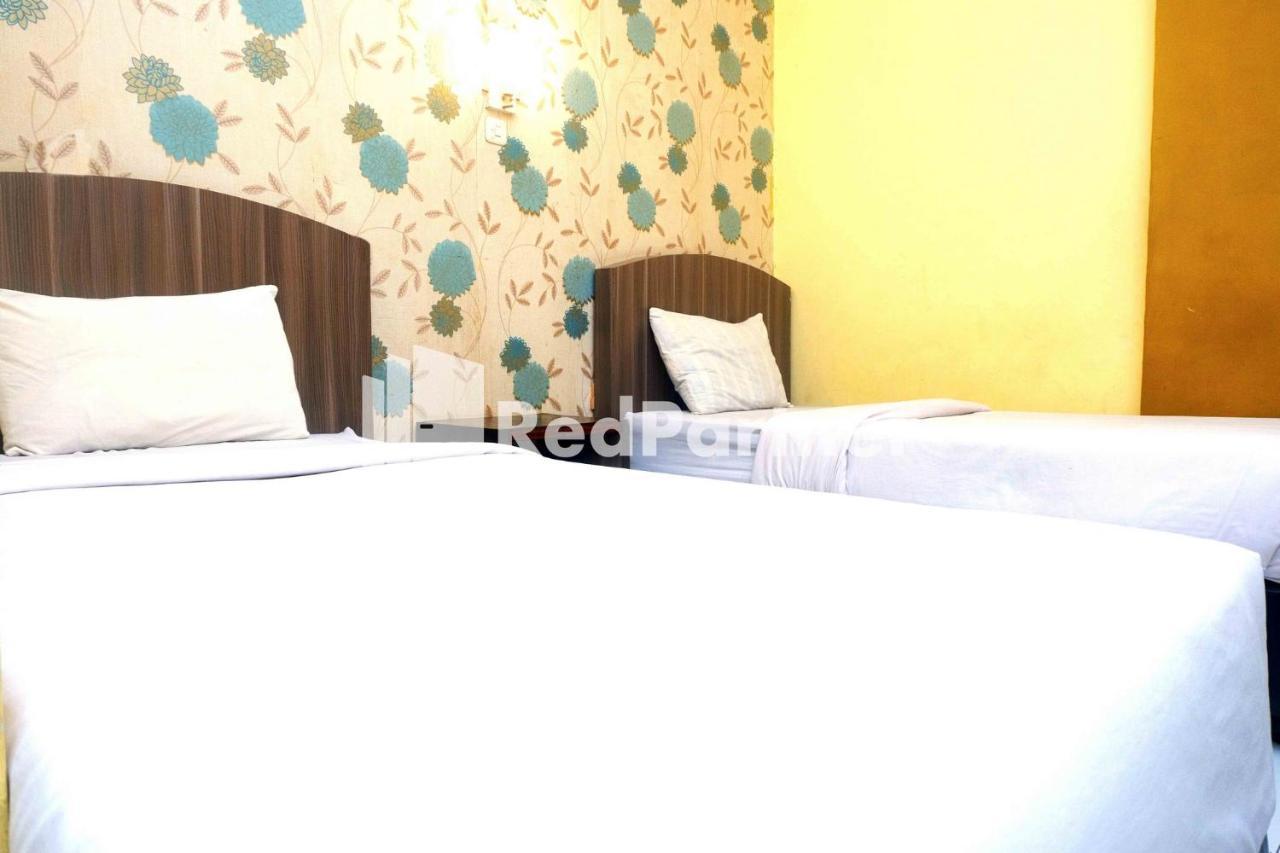 Hotel Permata Makassar Mitra Reddoorz Balangberu Kültér fotó