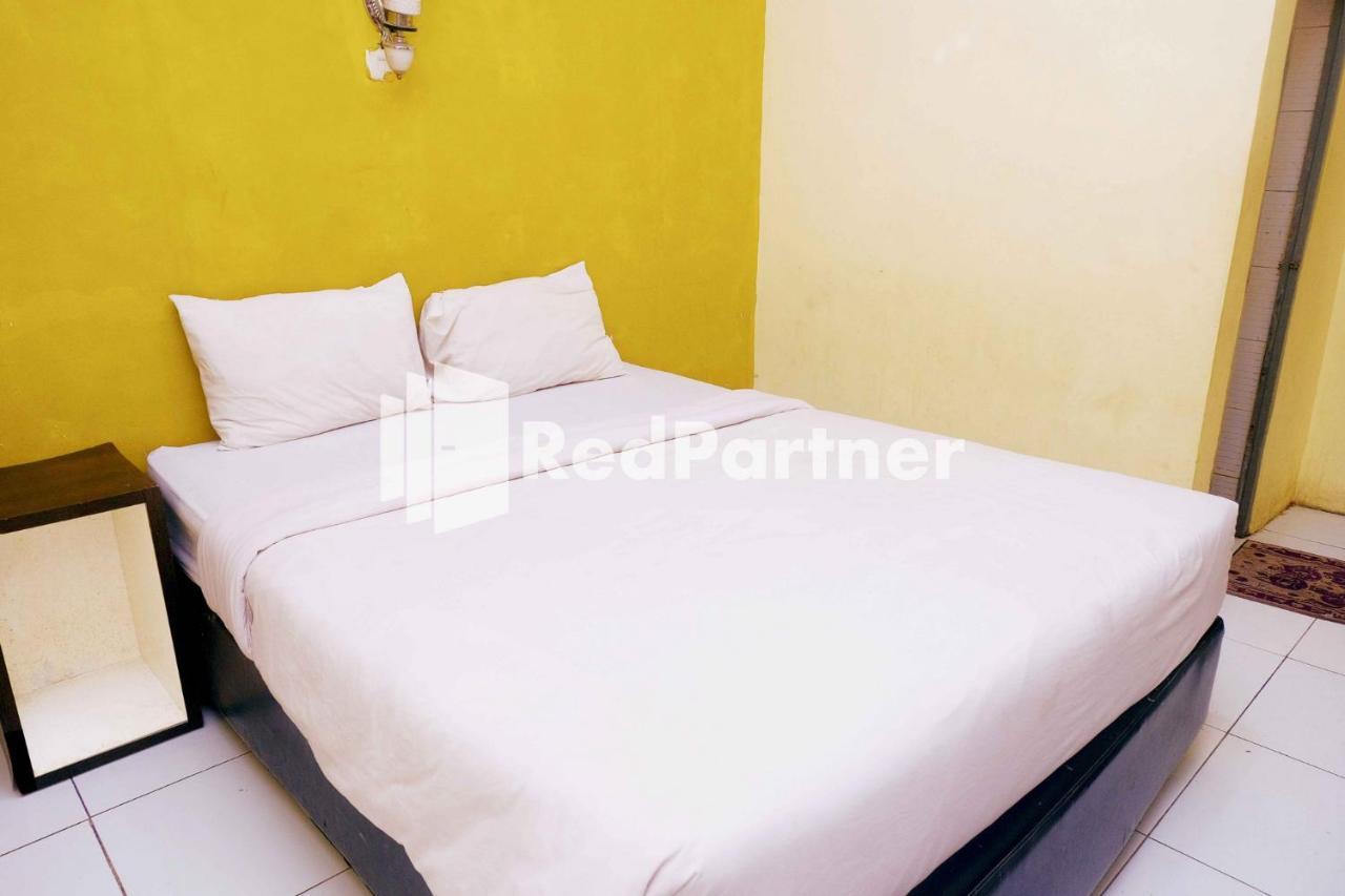 Hotel Permata Makassar Mitra Reddoorz Balangberu Kültér fotó