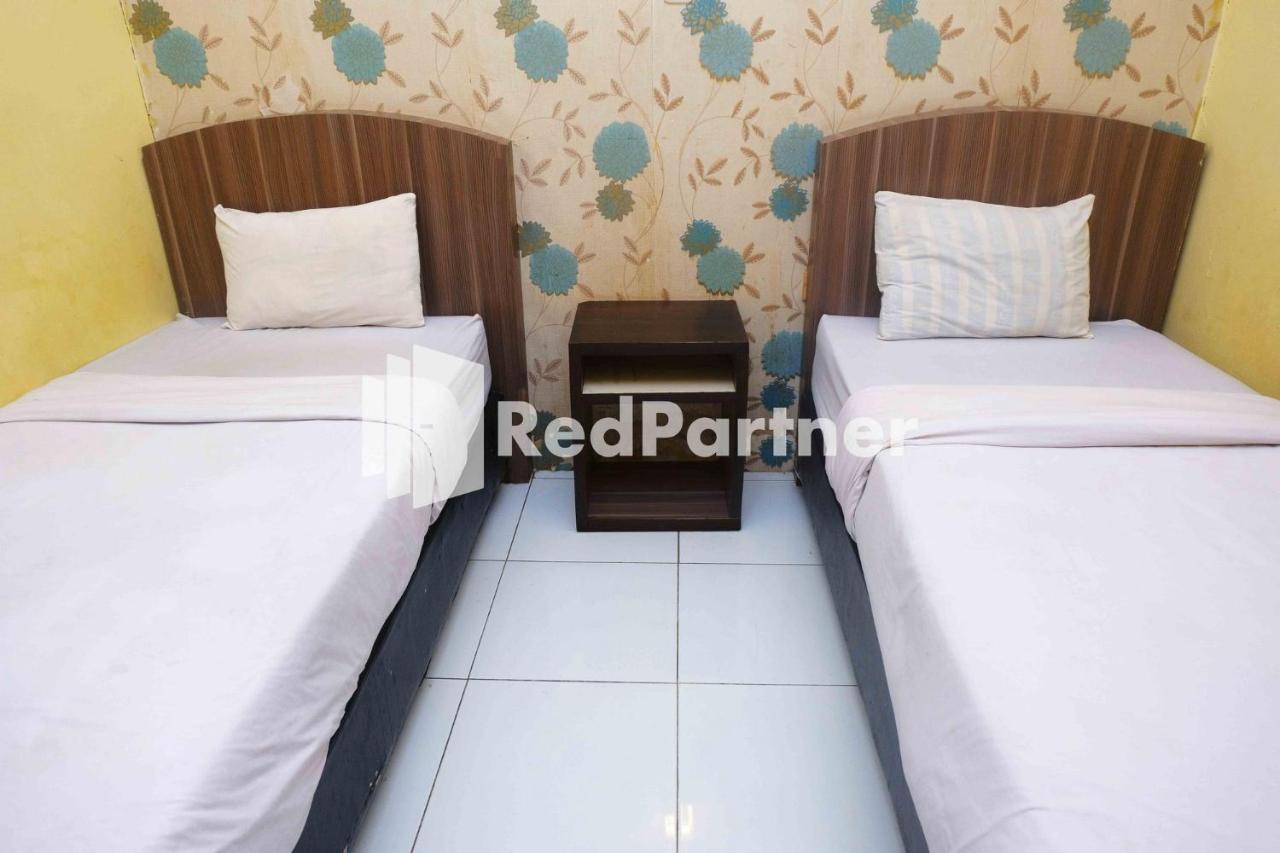 Hotel Permata Makassar Mitra Reddoorz Balangberu Kültér fotó