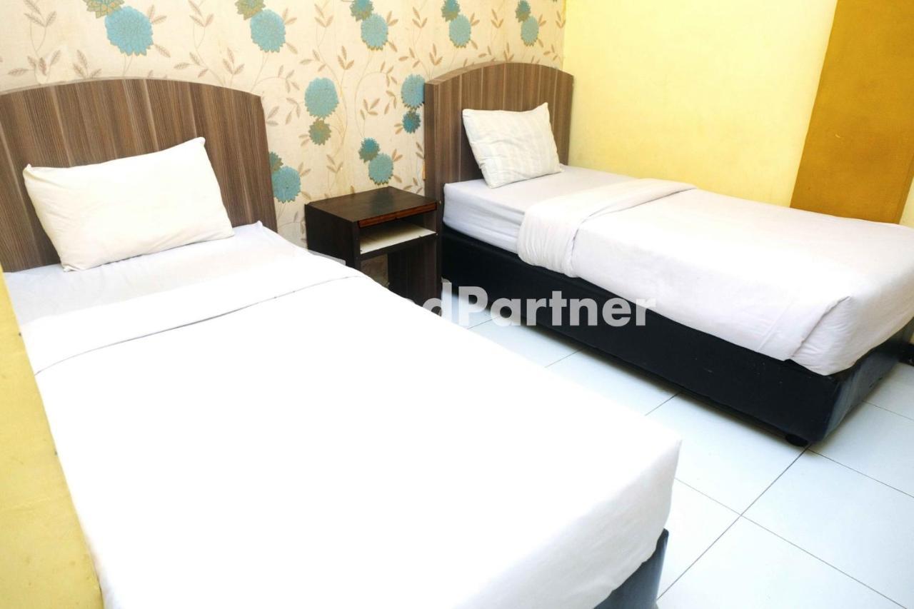 Hotel Permata Makassar Mitra Reddoorz Balangberu Kültér fotó